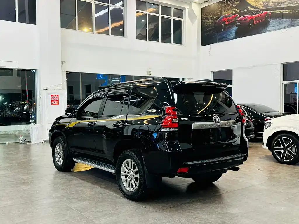 Toyota Prado — фото 4