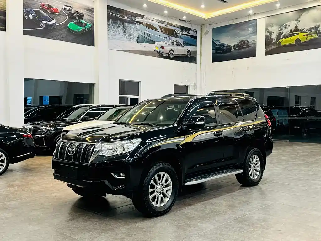 Toyota Prado — фото 1