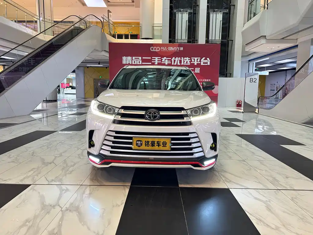 Toyota Highlander — фото 2
