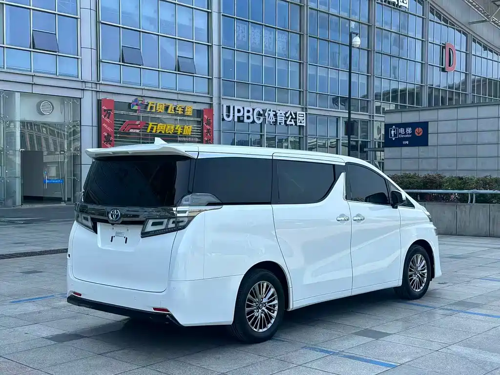 Toyota Vellfire — фото 7