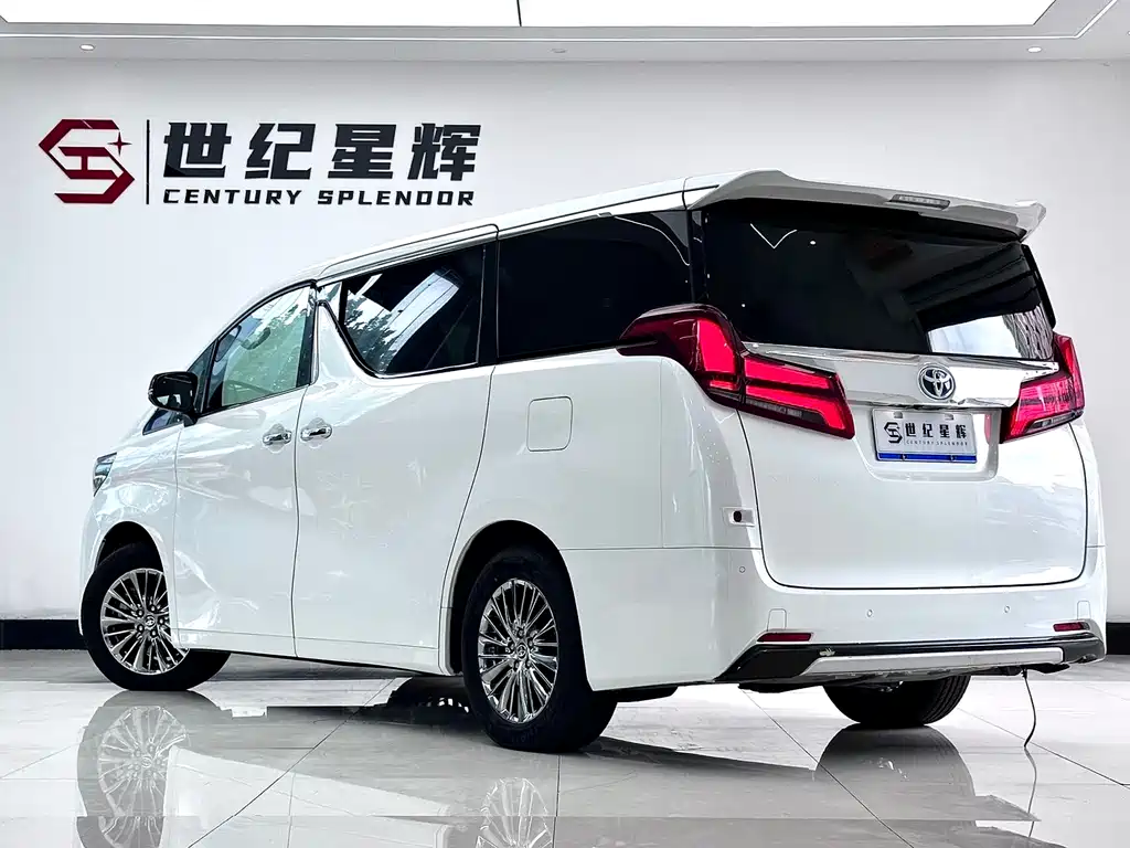 Toyota Alphard — фото 4