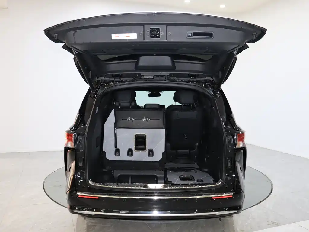 Toyota Sienna — фото 16