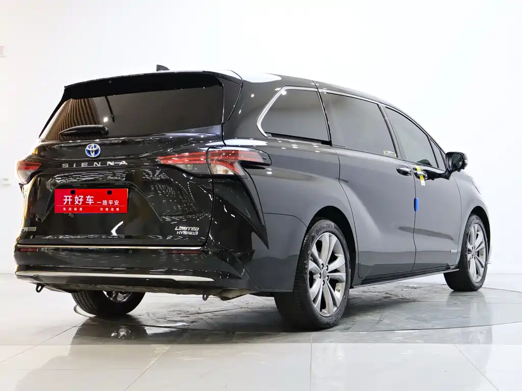 Toyota Sienna — фото 4