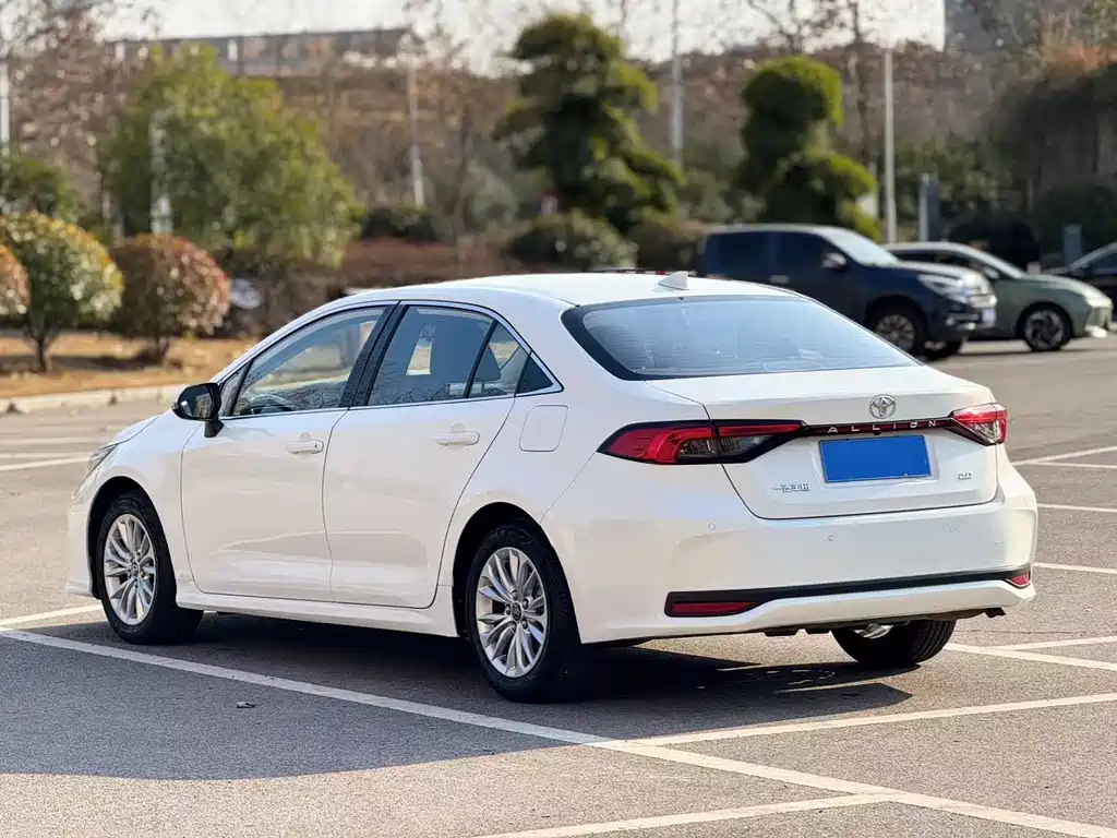 Toyota Allion — фото 7