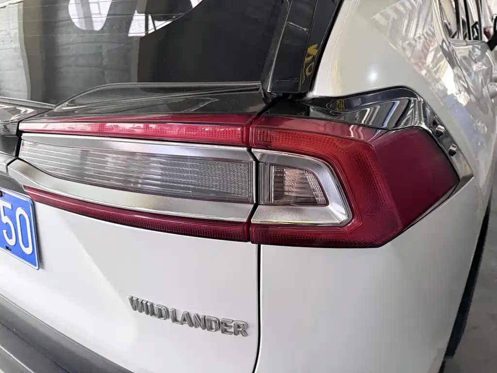 Toyota Wildlander — фото 19