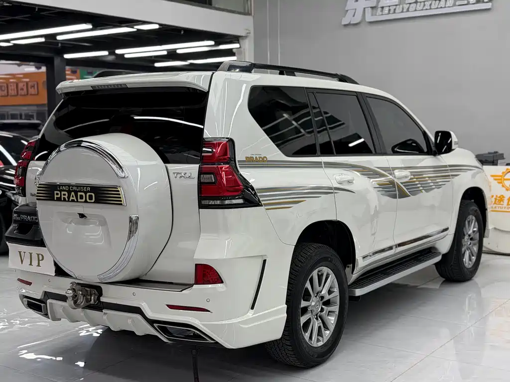 Toyota Prado — фото 5