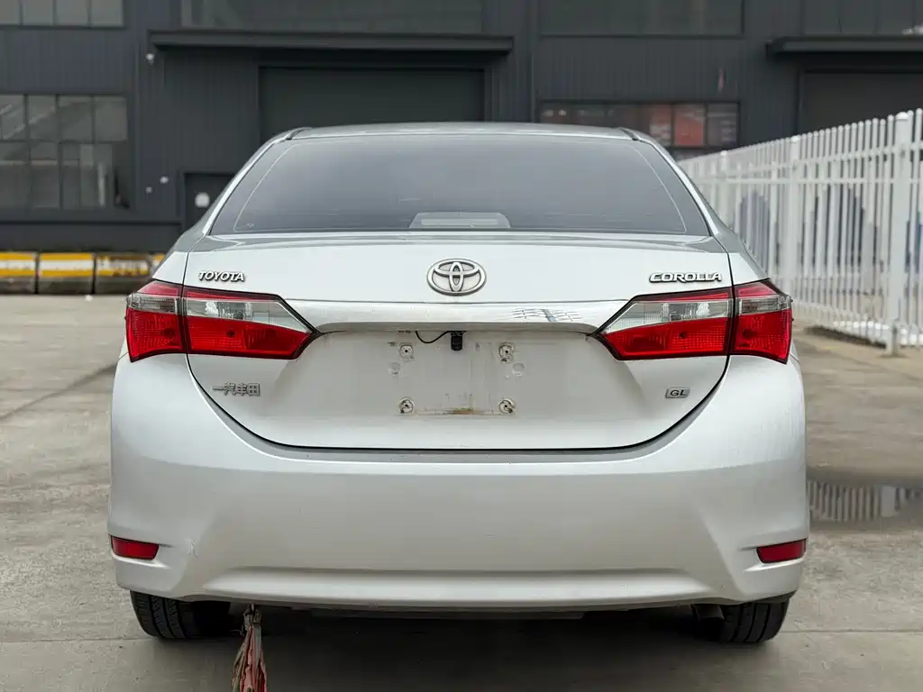Toyota Corolla — фото 5