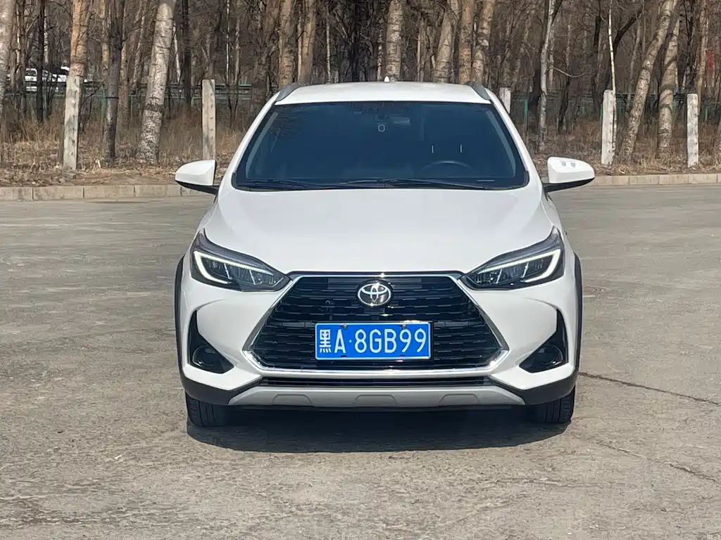Toyota Yaris L — фото 2