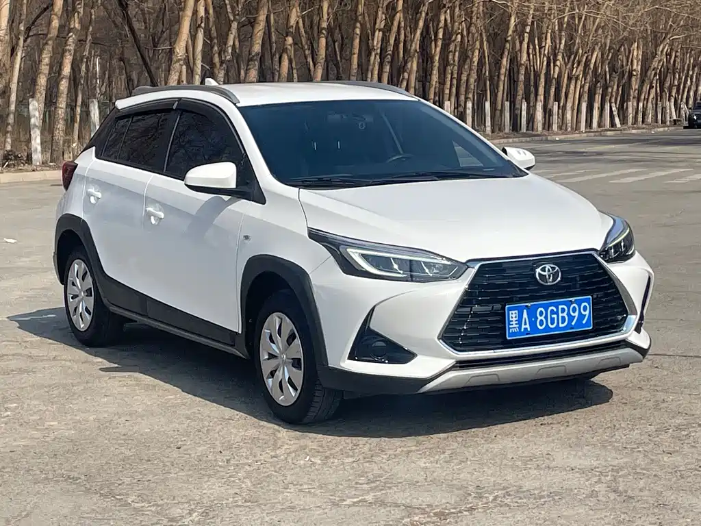 Toyota Yaris L — фото 3