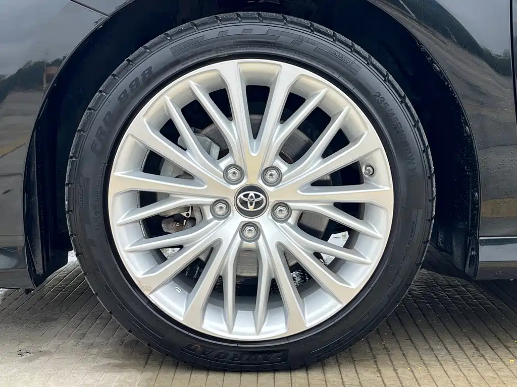 Toyota Camry — фото 41