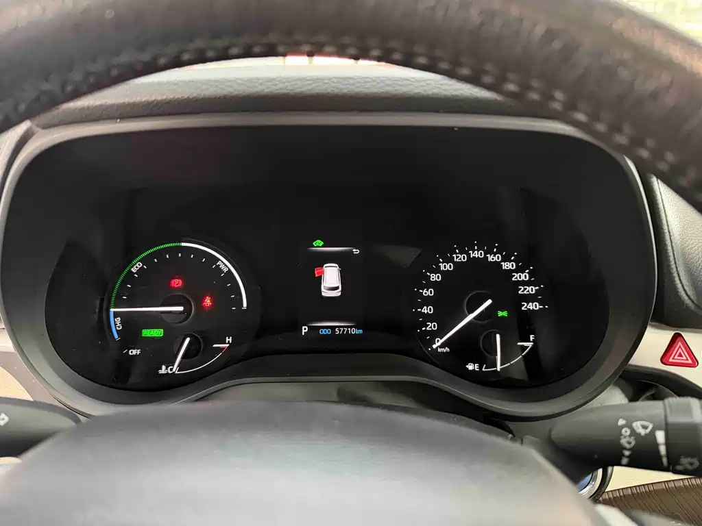 Toyota Granvia — фото 10