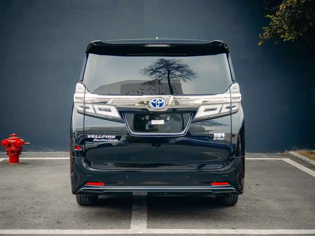 Toyota Vellfire — фото 3