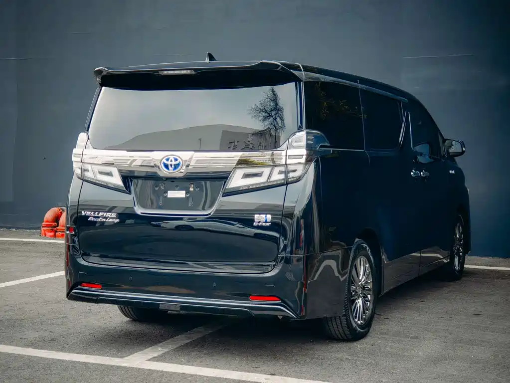 Toyota Vellfire — фото 4