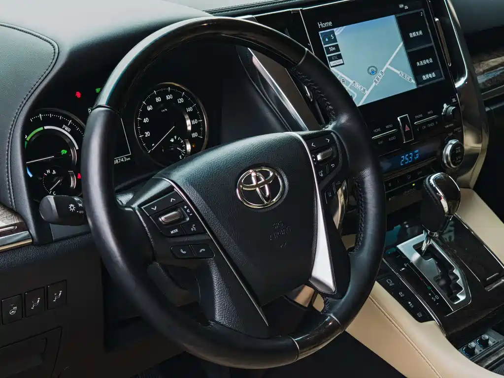 Toyota Vellfire — фото 5
