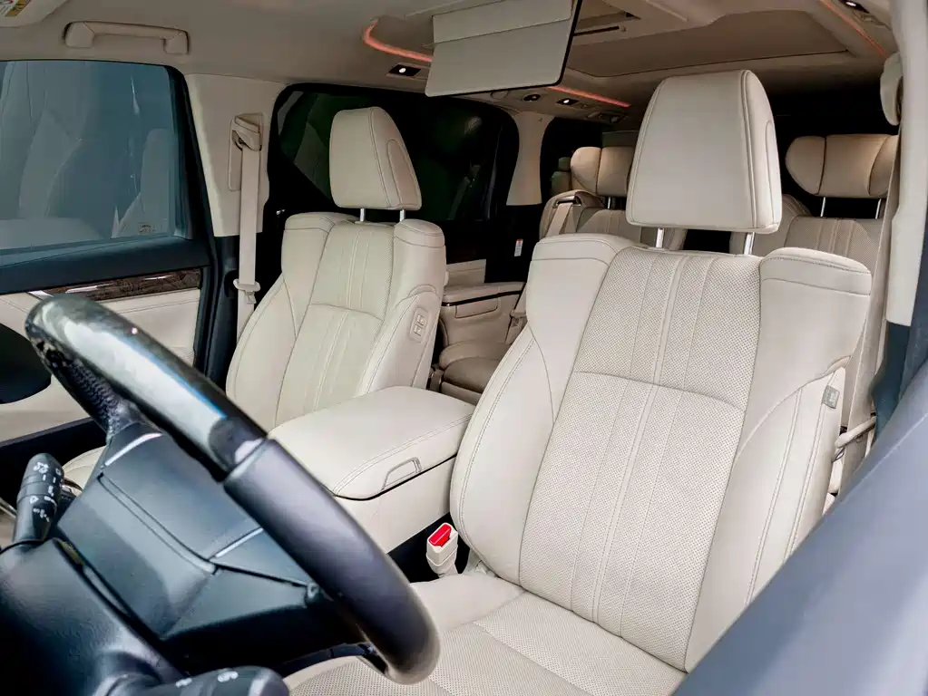 Toyota Vellfire — фото 6