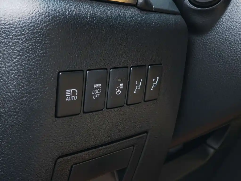 Toyota Vellfire — фото 7