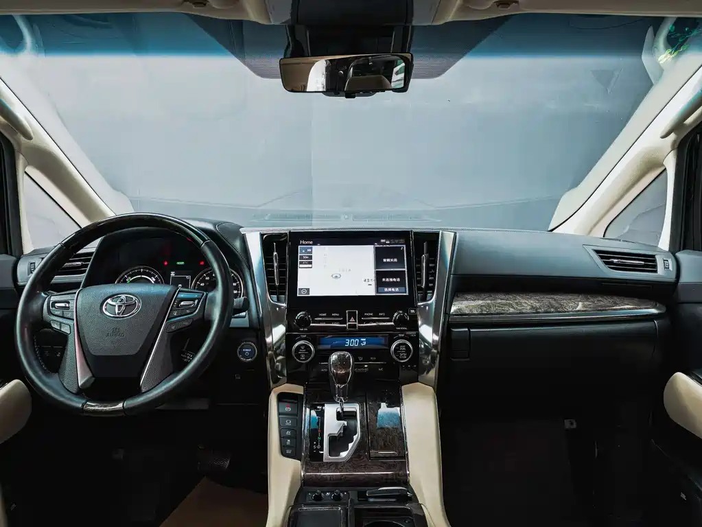 Toyota Vellfire — фото 9