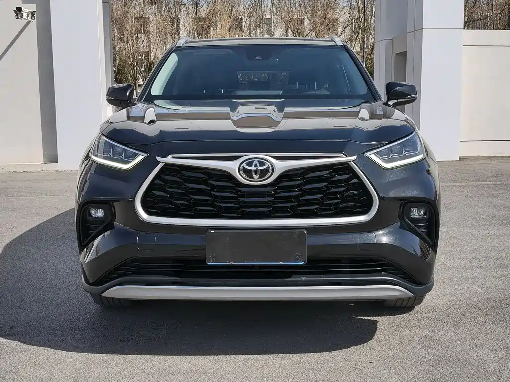 Toyota Highlander — фото 2