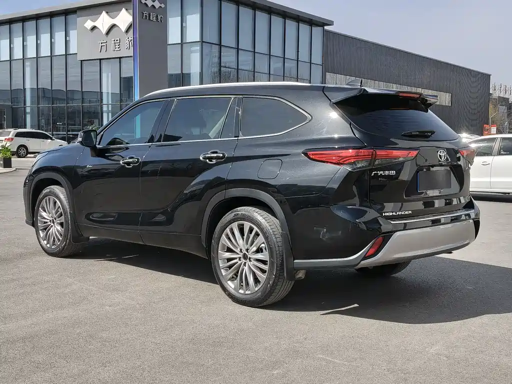 Toyota Highlander — фото 13