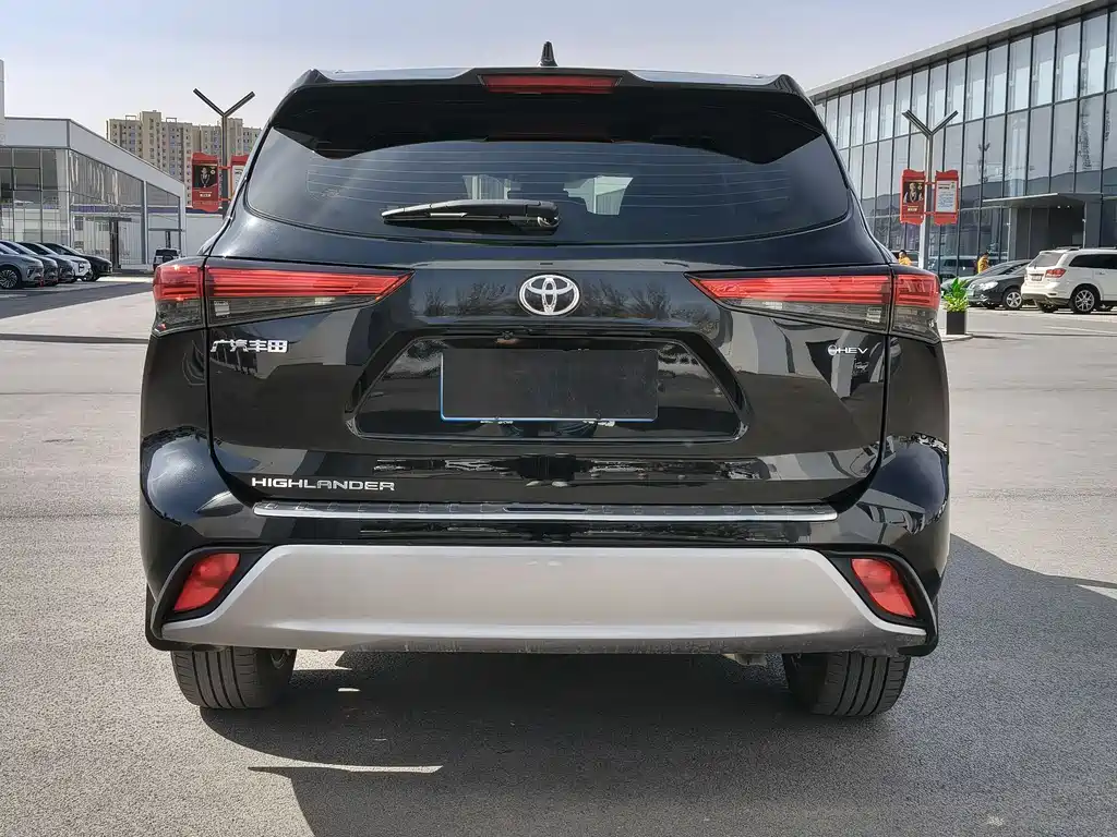 Toyota Highlander — фото 14