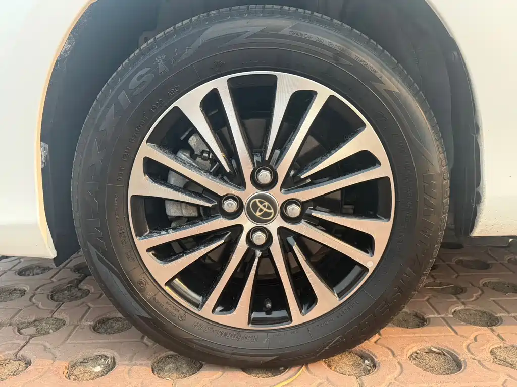 Toyota Vios — фото 10