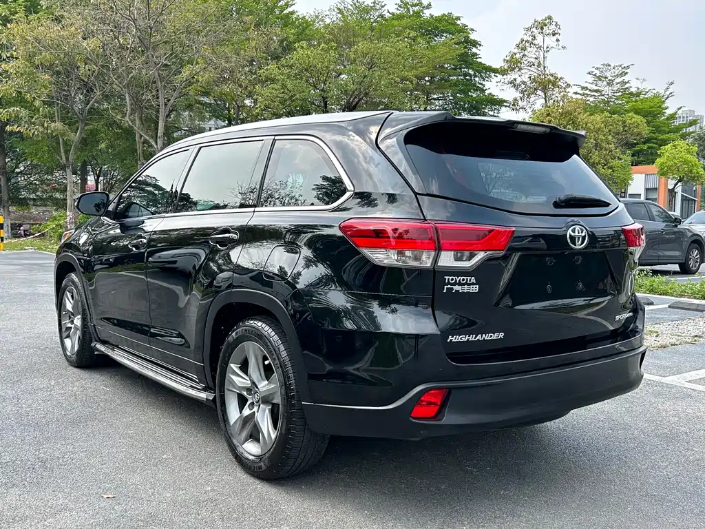 Toyota Highlander — фото 31