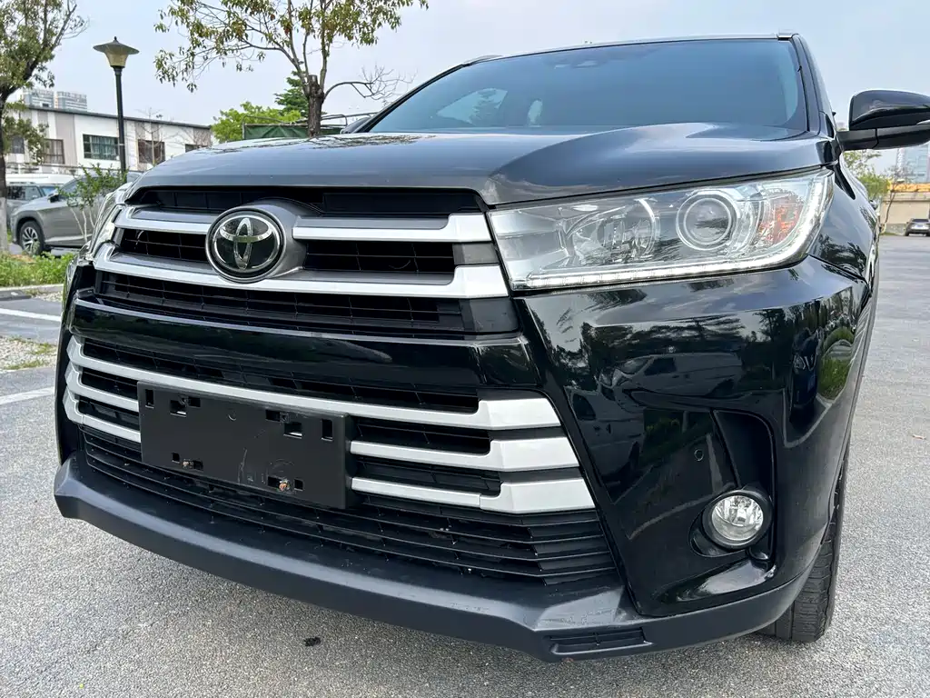 Toyota Highlander — фото 6