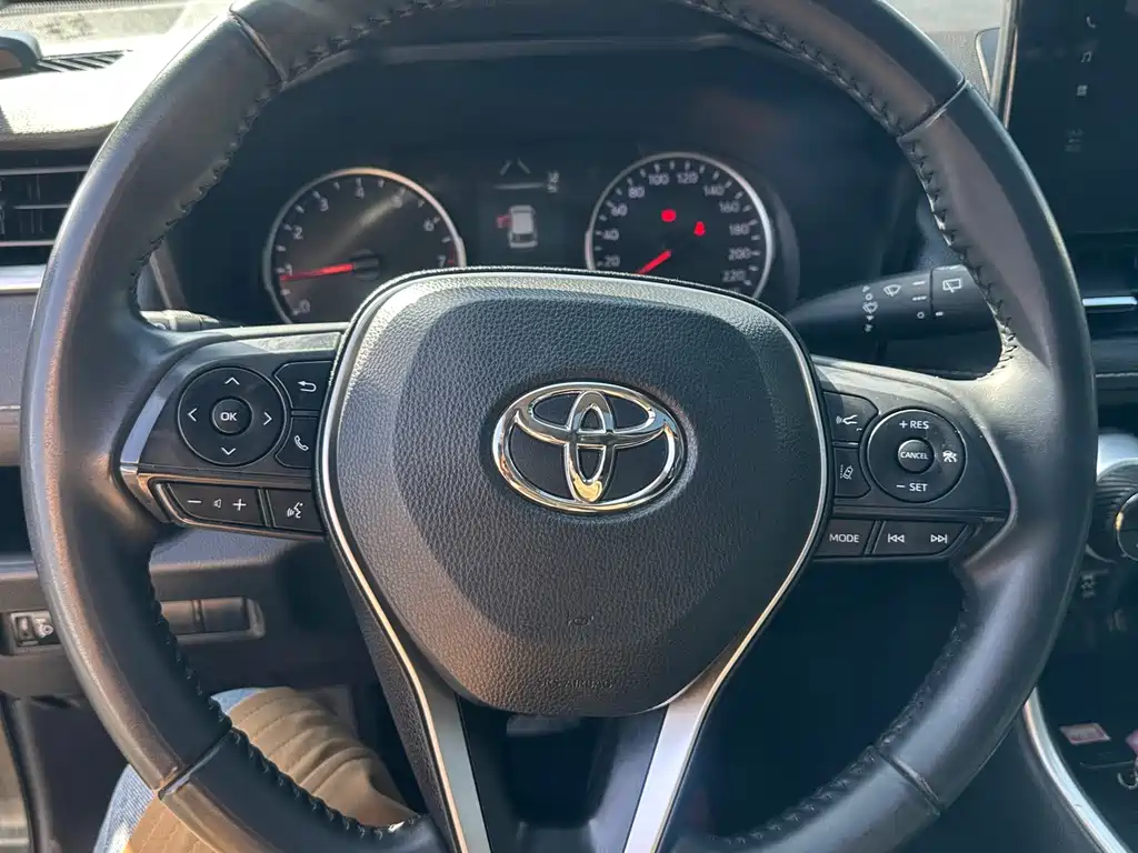 Toyota Wildlander — фото 10