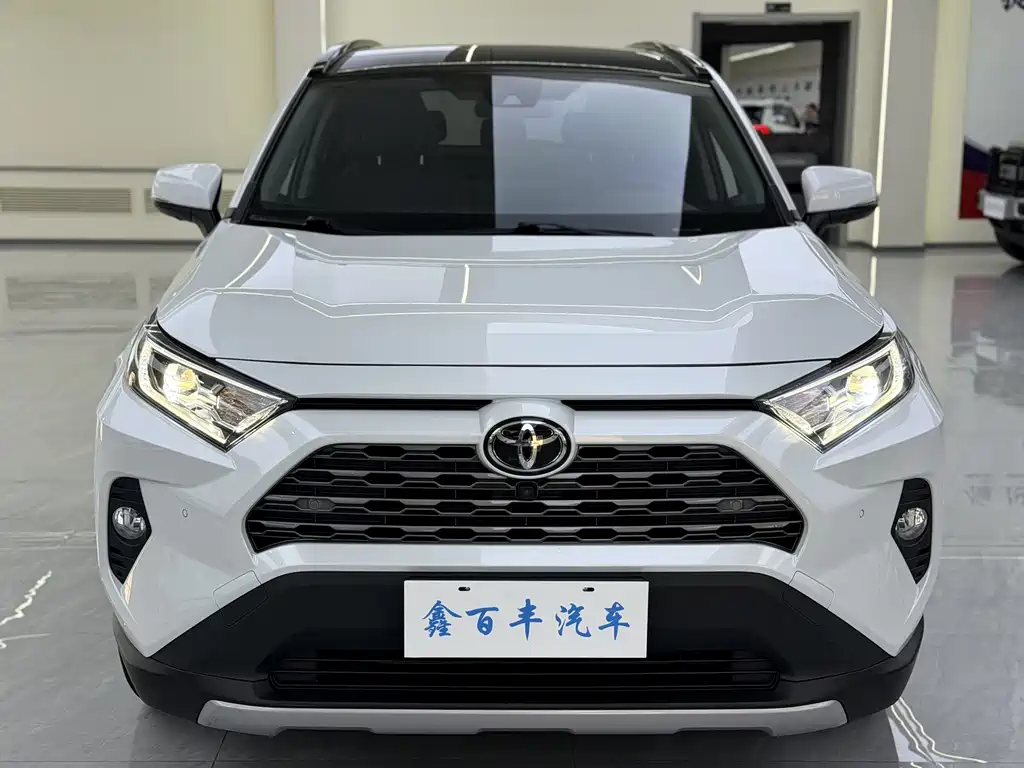 Toyota RAV4 — фото 2
