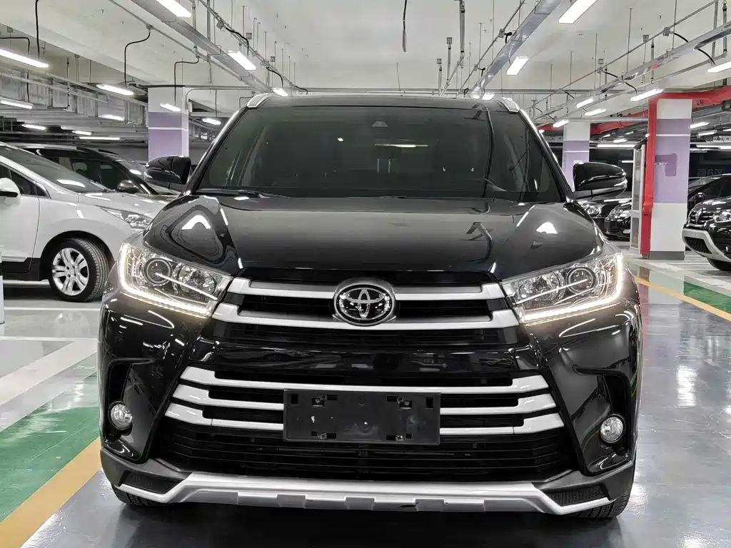 Toyota Highlander — фото 2