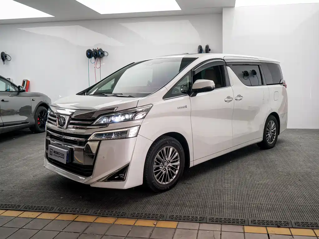 Toyota Vellfire — фото 2