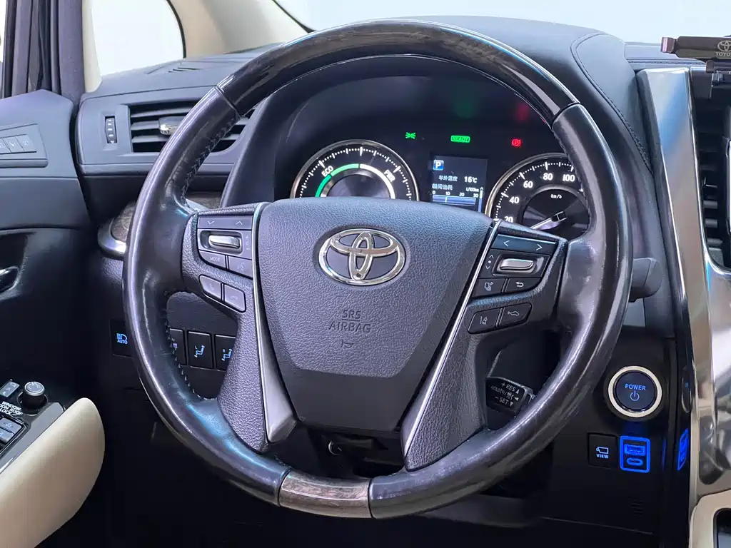 Toyota Vellfire — фото 30