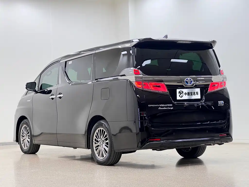 Toyota Vellfire — фото 5