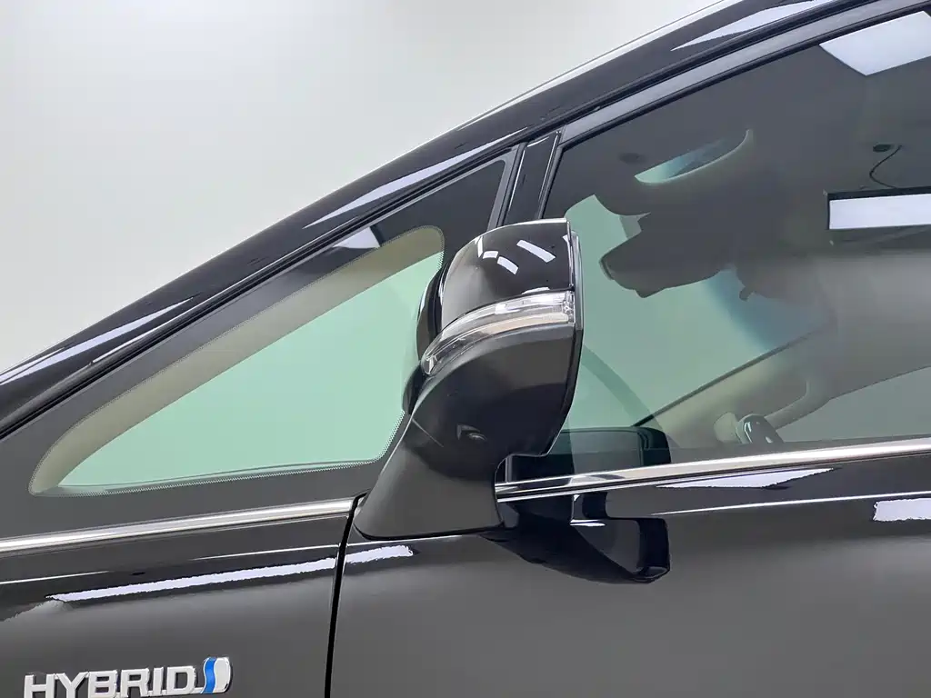 Toyota Vellfire — фото 10