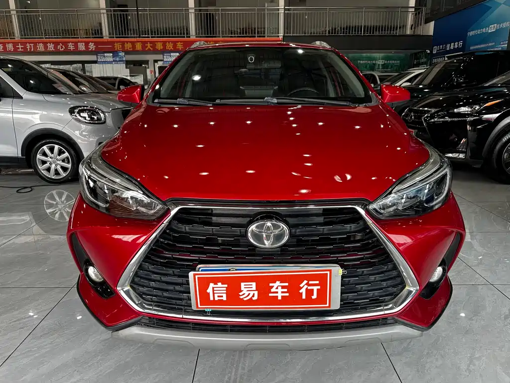 Toyota Yaris L — фото 3
