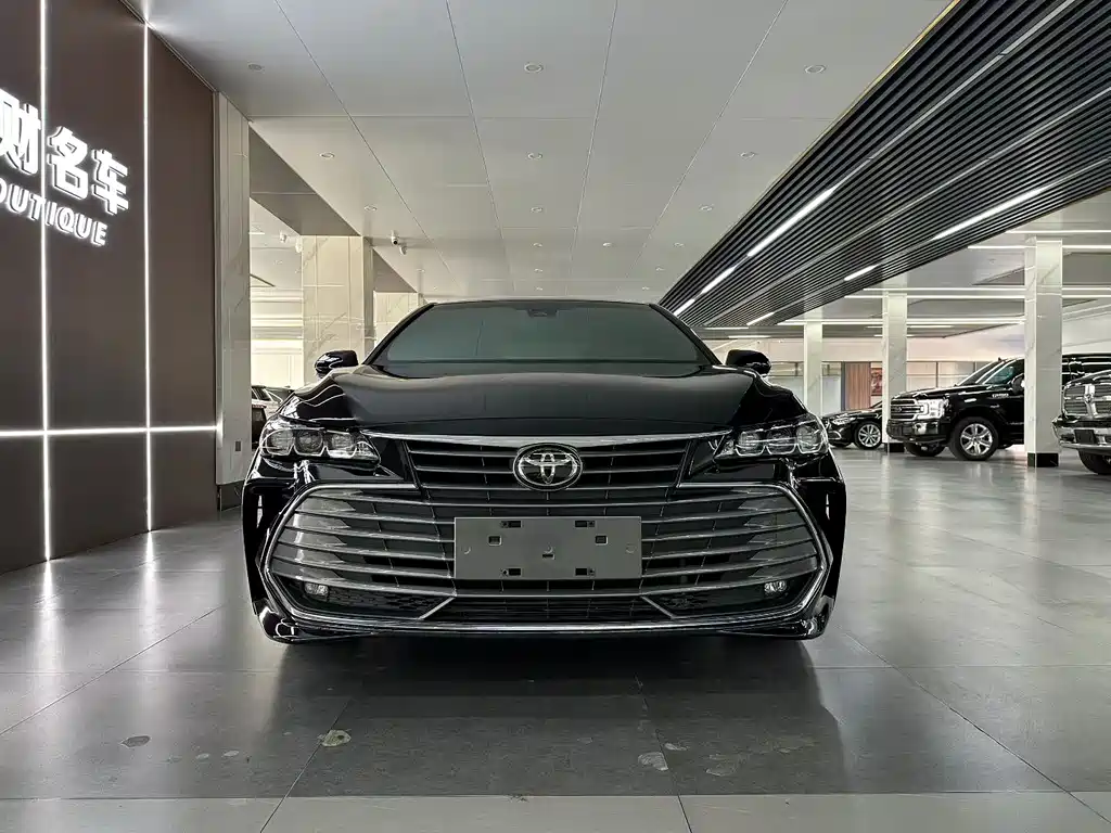 Toyota Avalon — фото 2