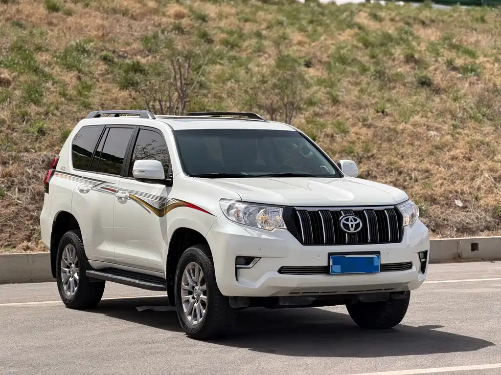 Toyota Prado — фото 3