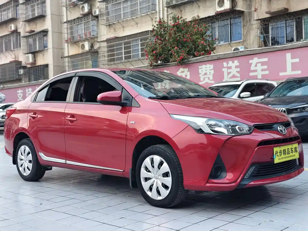 Toyota Yaris L — фото 3