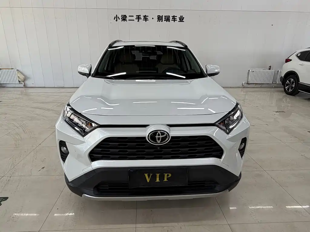 Toyota RAV4 — фото 8