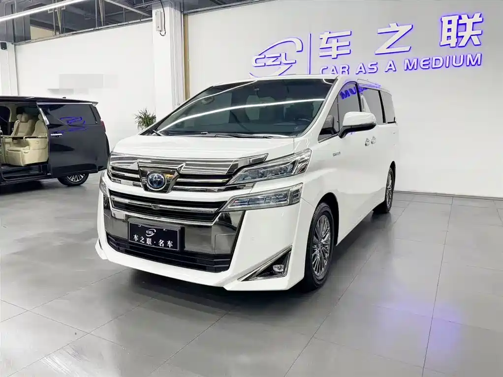 Toyota Vellfire — фото 3