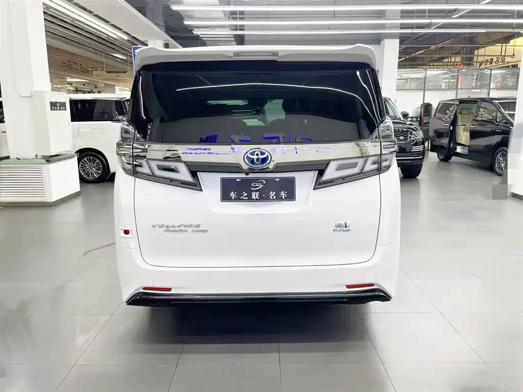 Toyota Vellfire — фото 5