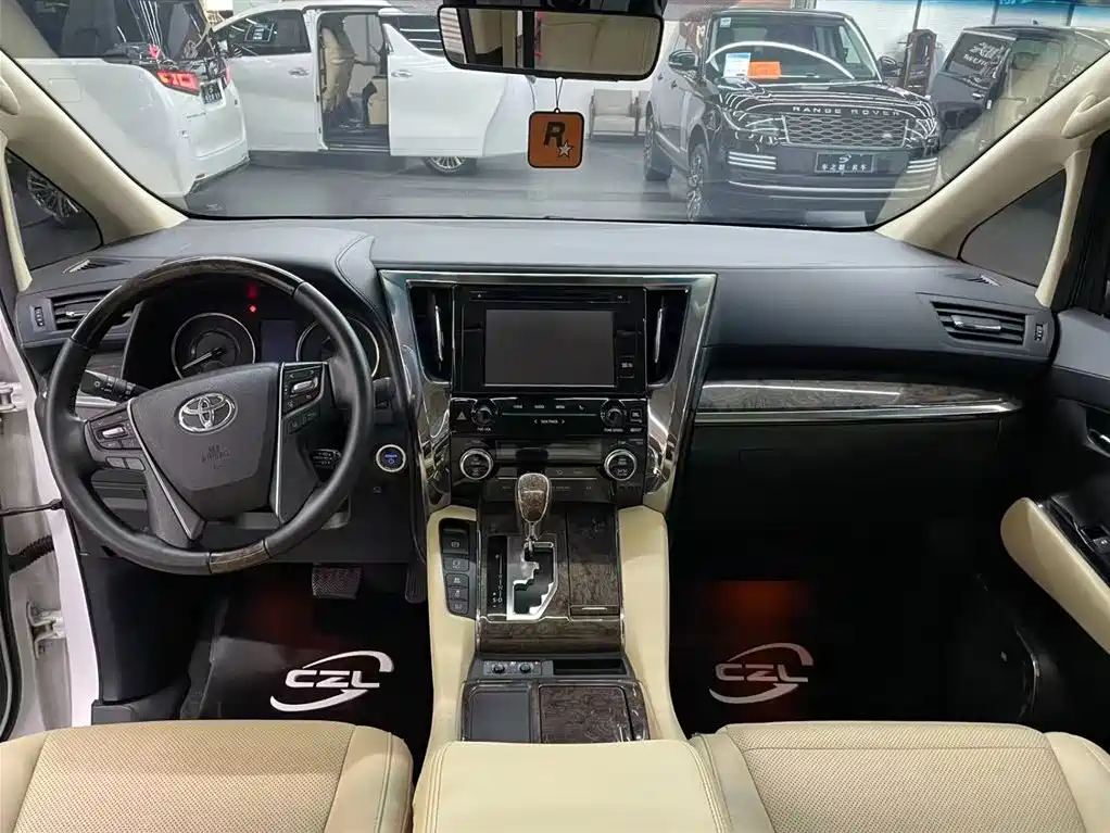Toyota Vellfire — фото 7