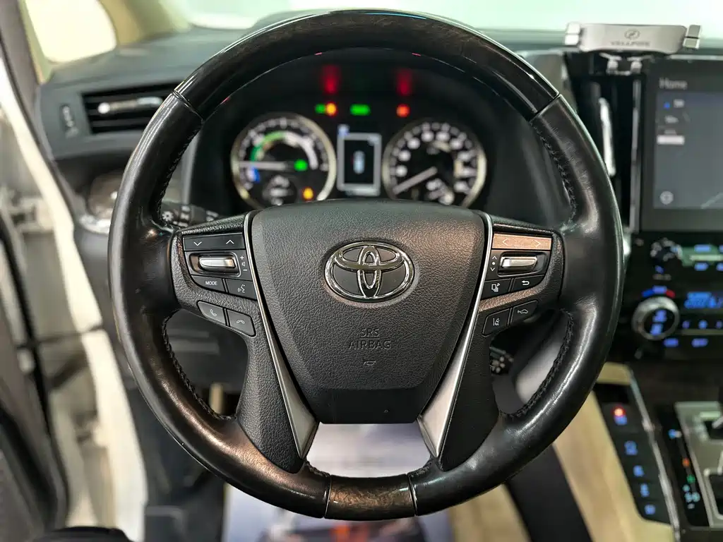 Toyota Vellfire — фото 9