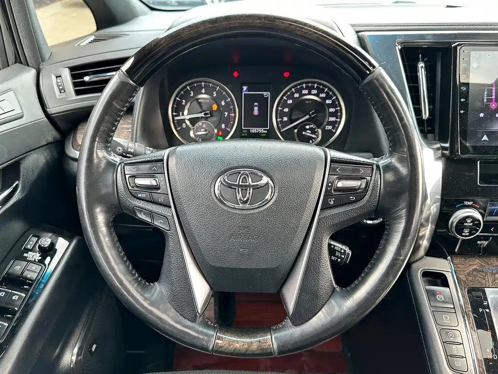 Toyota Alphard — фото 14