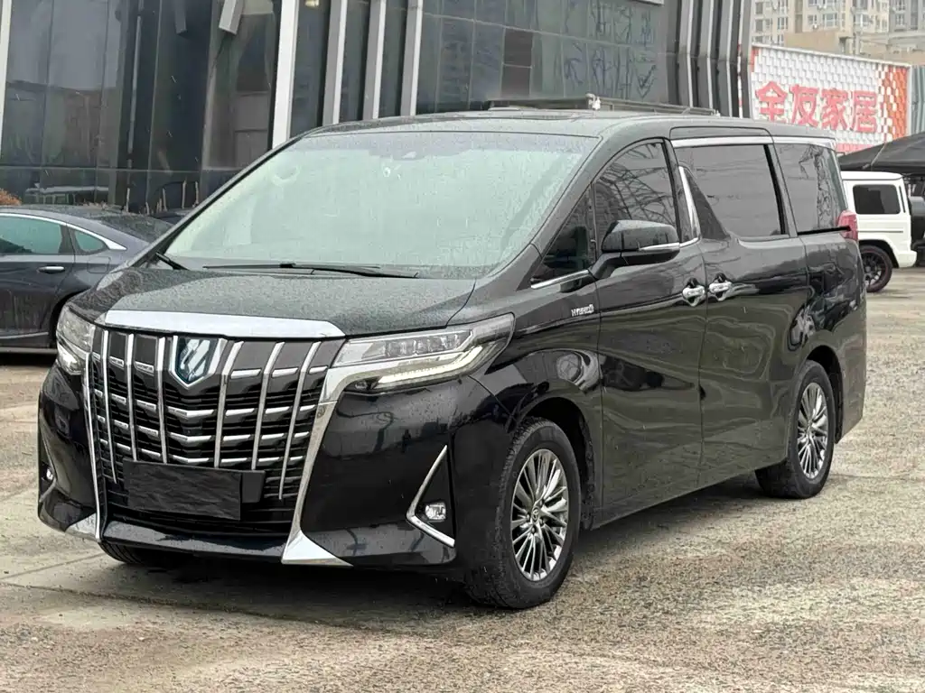 Toyota Alphard — фото 3