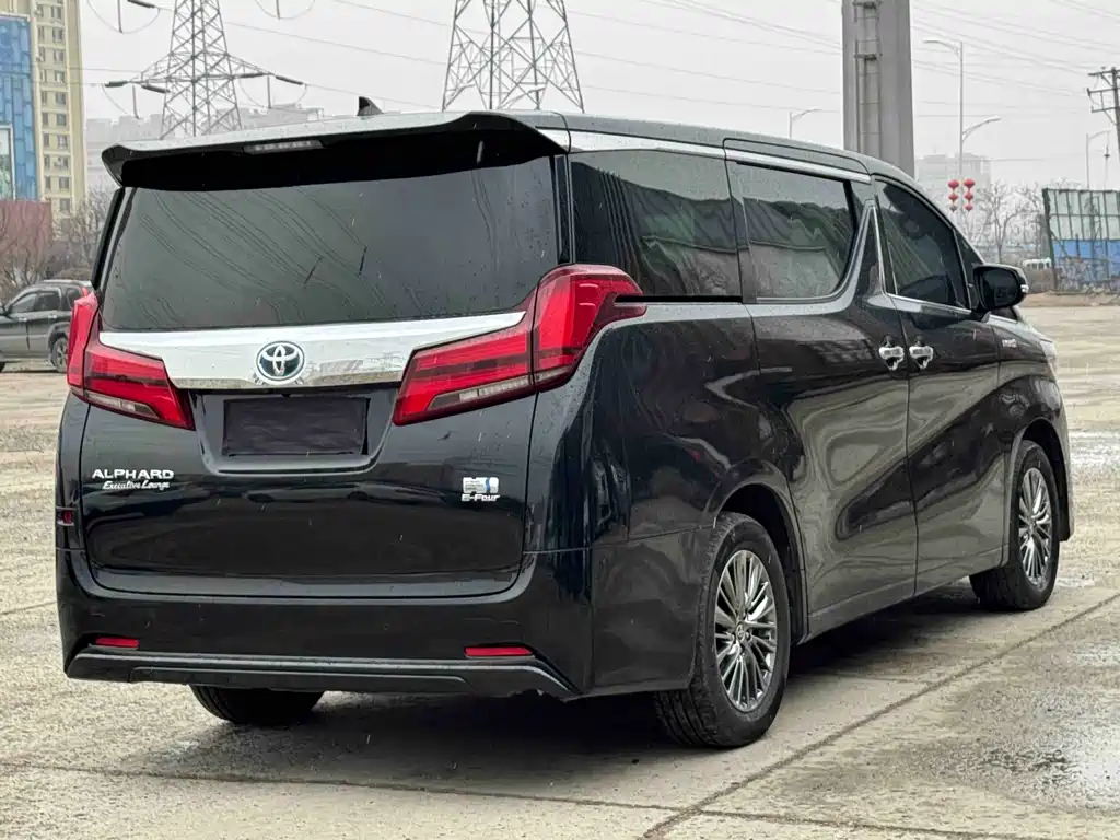 Toyota Alphard — фото 6