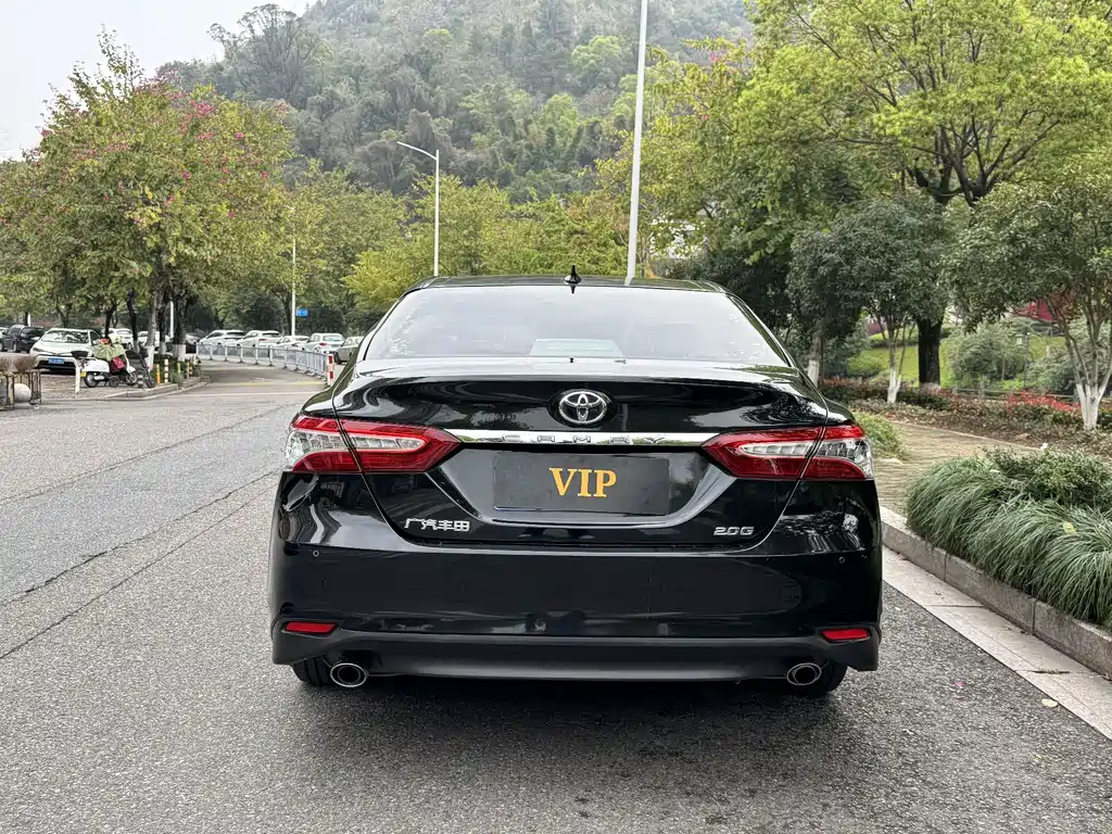 Toyota Camry — фото 9