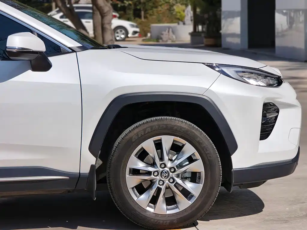 Toyota Wildlander — фото 10