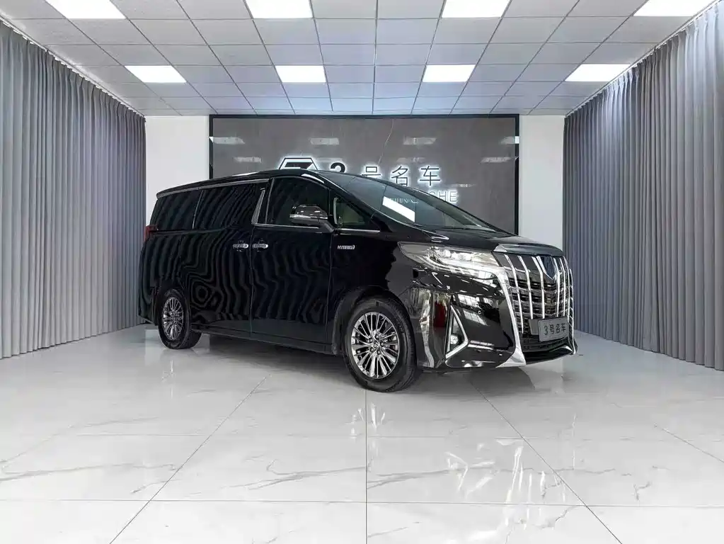 Toyota Alphard — фото 3