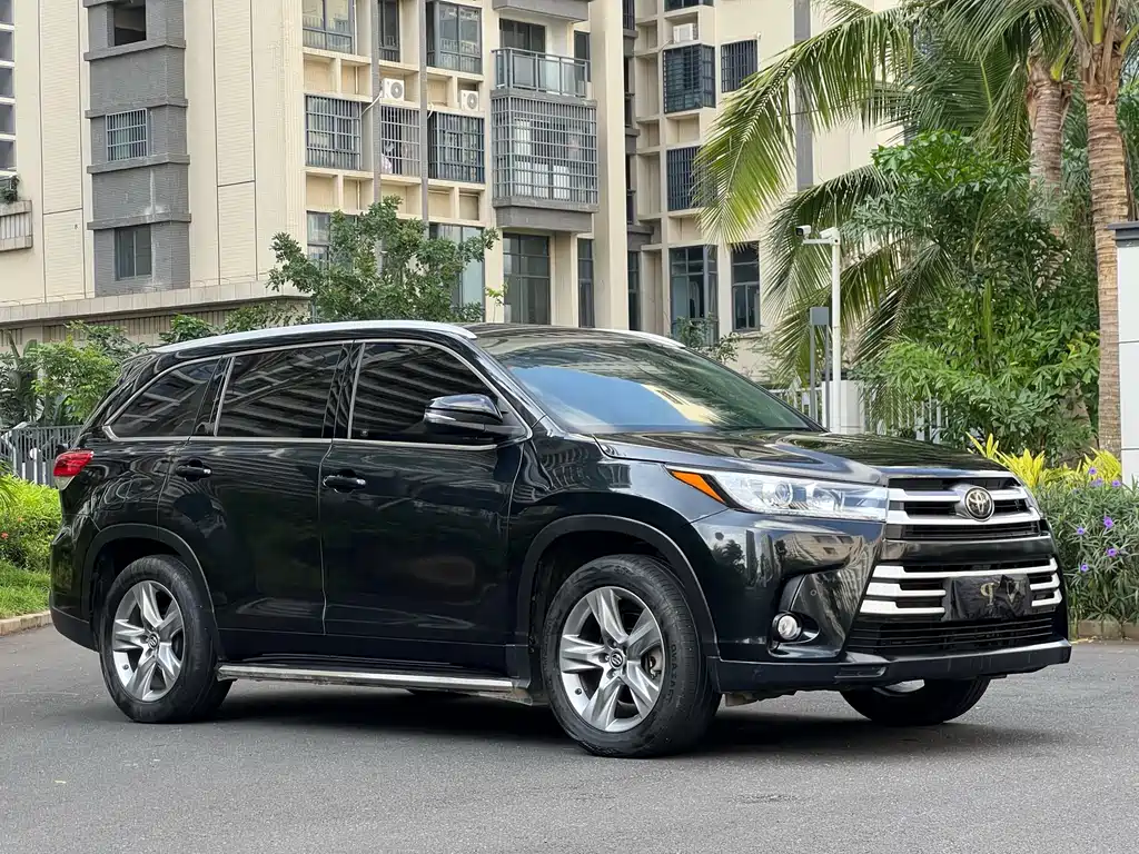 Toyota Highlander — фото 3